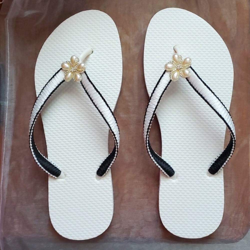 💍👀 flip flops 🌊